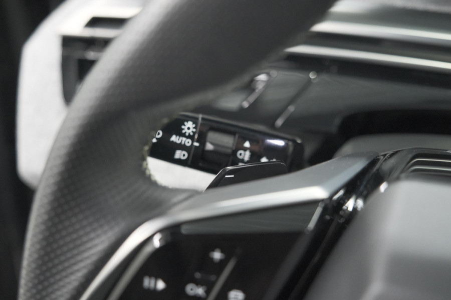 Peugeot 3008 1.2 Hybrid 136 GT | Panoramdak | 360 Camera | Stoelverwarming | Elektrische Kofferklep | Allseason Banden