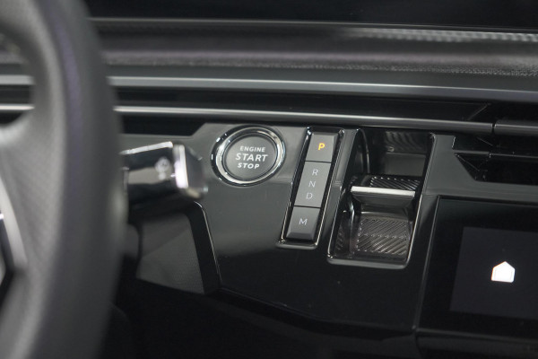 Peugeot 3008 1.2 Hybrid 136 GT | Panoramdak | 360 Camera | Stoelverwarming | Elektrische Kofferklep | Allseason Banden