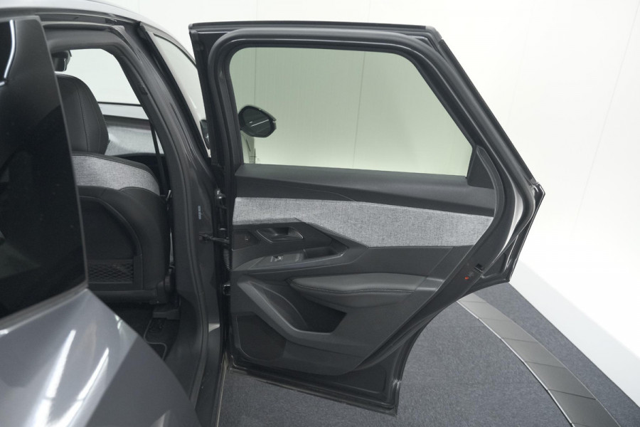 Peugeot 3008 1.2 Hybrid 136 GT | Panoramdak | 360 Camera | Stoelverwarming | Elektrische Kofferklep | Allseason Banden