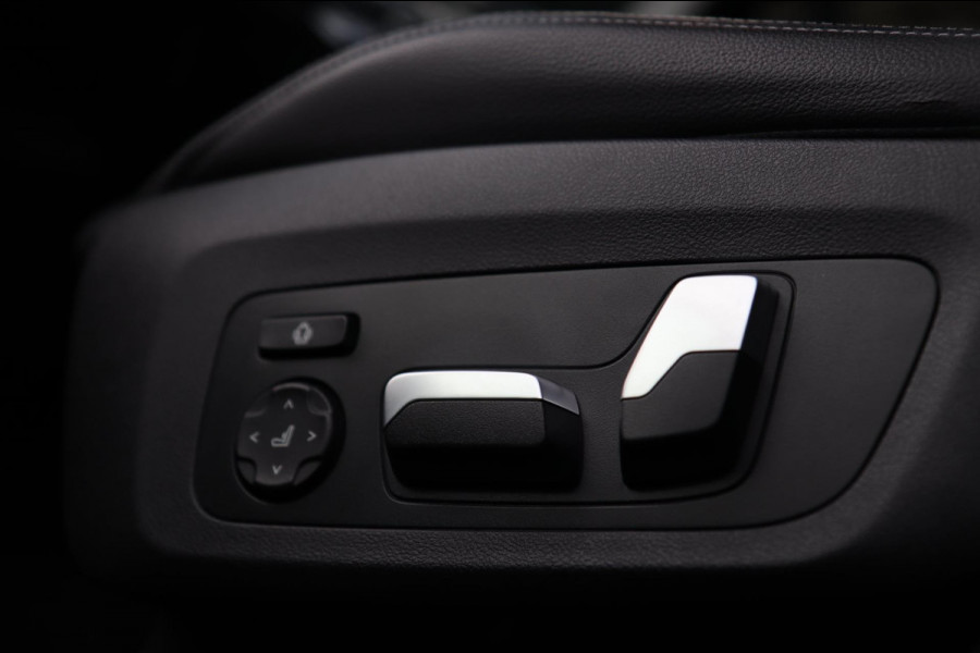 BMW X3 XDrive20i / PANO / HUD / ACC / MEMORY / KEYLESS / DEALER SERVICE!