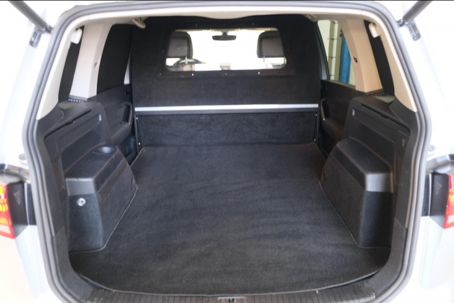 Volkswagen Touran 2.0 TDI 150 PK DSG > Grijskenteken < - Airco, Cruise, Navi, PDC.