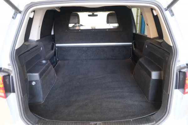 Volkswagen Touran 2.0 TDI 150 PK DSG > Grijskenteken < - Airco, Cruise, Navi, PDC.