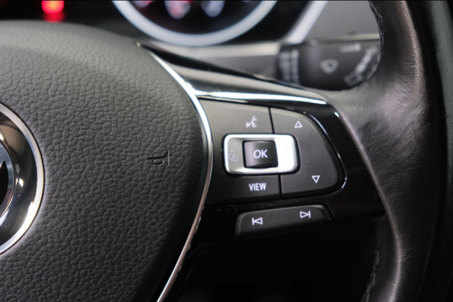 Volkswagen Touran 2.0 TDI 150 PK DSG > Grijskenteken < - Airco, Cruise, Navi, PDC.