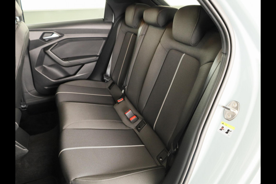 Audi A1 allstreet 35 TFSI Advanced edition 150pk Automaat | Smartphone interface | Climat control | Audi sound system
