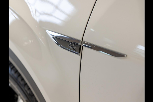Volkswagen T-Roc 1.5 TSI R-Line Edition / 150pk / Stoel en stuur verwarming / Achteruitrij camera / Keyless /