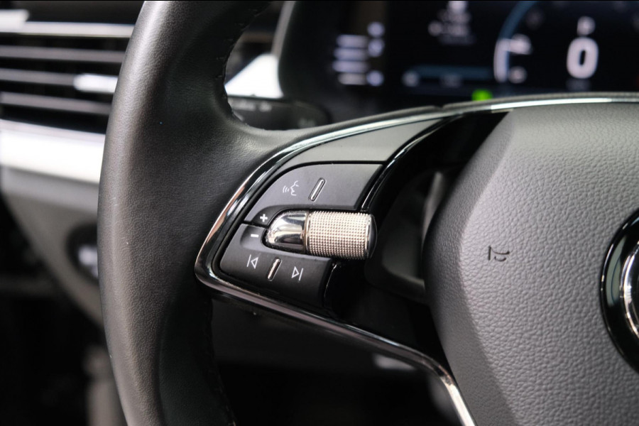 Škoda Kamiq 1.0 TSI Ambition Automaat - N.A.P. Airco, Cruise, Navi, Pano.