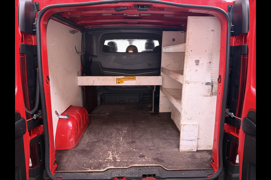 Opel Vivaro D126PK Dubbele Cabine 5-Persoons L2H1 Trekhaak Camera Navi Airco Cruise Control Pdc Sport EcoFlex 1.6CDTI Euro 6 Betonplex Vloer Wandbetimmering Schuifdeur Regen-Lichtsensor 1e Eigenaar Origineel Nederlandse Auto Dealeronderhouden 2.000kg trekvermogen