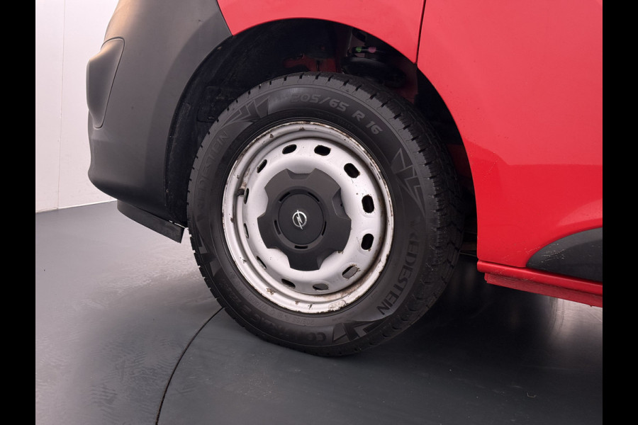 Opel Vivaro D126PK Dubbele Cabine 5-Persoons L2H1 Trekhaak Camera Navi Airco Cruise Control Pdc Sport EcoFlex 1.6CDTI Euro 6 Betonplex Vloer Wandbetimmering Schuifdeur Regen-Lichtsensor 1e Eigenaar Origineel Nederlandse Auto Dealeronderhouden 2.000kg trekvermogen