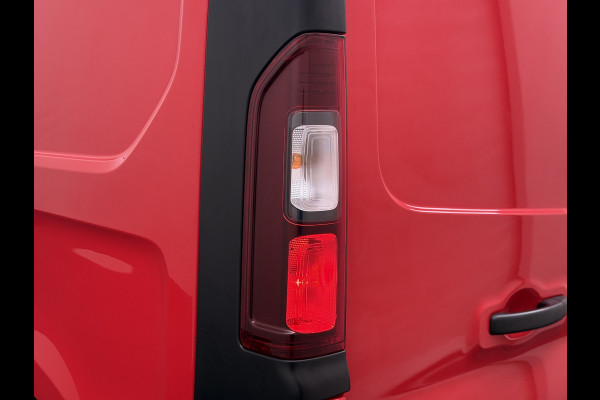 Opel Vivaro D126PK Dubbele Cabine 5-Persoons L2H1 Trekhaak Camera Navi Airco Cruise Control Pdc Sport EcoFlex 1.6CDTI Euro 6 Betonplex Vloer Wandbetimmering Schuifdeur Regen-Lichtsensor 1e Eigenaar Origineel Nederlandse Auto Dealeronderhouden 2.000kg trekvermogen