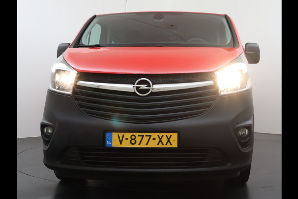 Opel Vivaro D126PK Dubbele Cabine 5-Persoons L2H1 Trekhaak Camera Navi Airco Cruise Control Pdc Sport EcoFlex 1.6CDTI Euro 6 Betonplex Vloer Wandbetimmering Schuifdeur Regen-Lichtsensor 1e Eigenaar Origineel Nederlandse Auto Dealeronderhouden 2.000kg trekvermogen