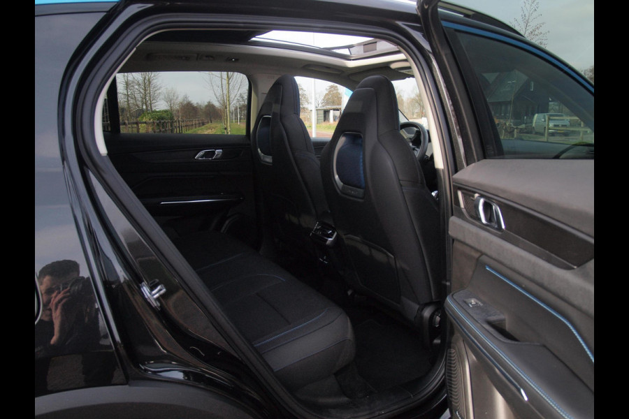 Lynk & Co 01 1.5 | Panoramadak | 360 Camera | Apple Carplay | Sfeerverlichting |