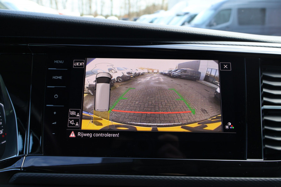 Volkswagen Transporter 2.0 TDI 204pk L2 H1 DC Bulli Automaat Leer