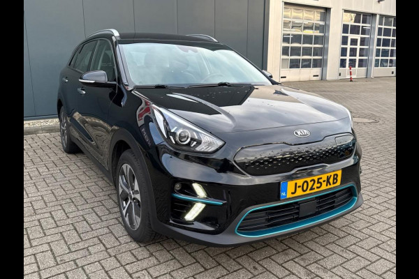 Kia e-Niro Aut. DynamicLine 64 kWh 3-Phase | Navi | Camera | Stoel Verwarming |