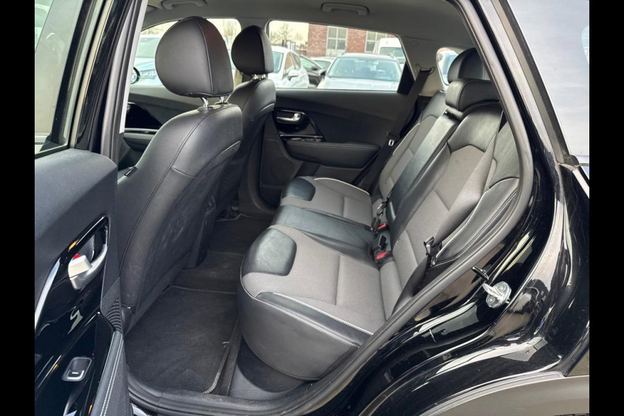Kia e-Niro Aut. DynamicLine 64 kWh 3-Phase | Navi | Camera | Stoel Verwarming |