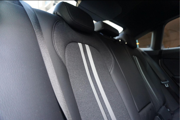 BMW 2 Serie Gran Coupé 218i | Panoramadak | Leer | Sportstoelen | M-Sport accenten | Verwarmd Sportstuur | Stoelverwarming | BMW onderhouden | 2/2026 beurt gehad |