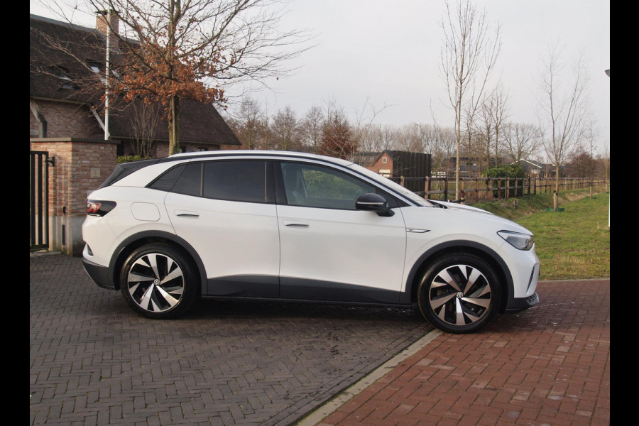 Volkswagen ID.4 First 77 kWh | SOH 90 % | Camera | Trekhaak | Sfeerverlichting | Apple Carplay |