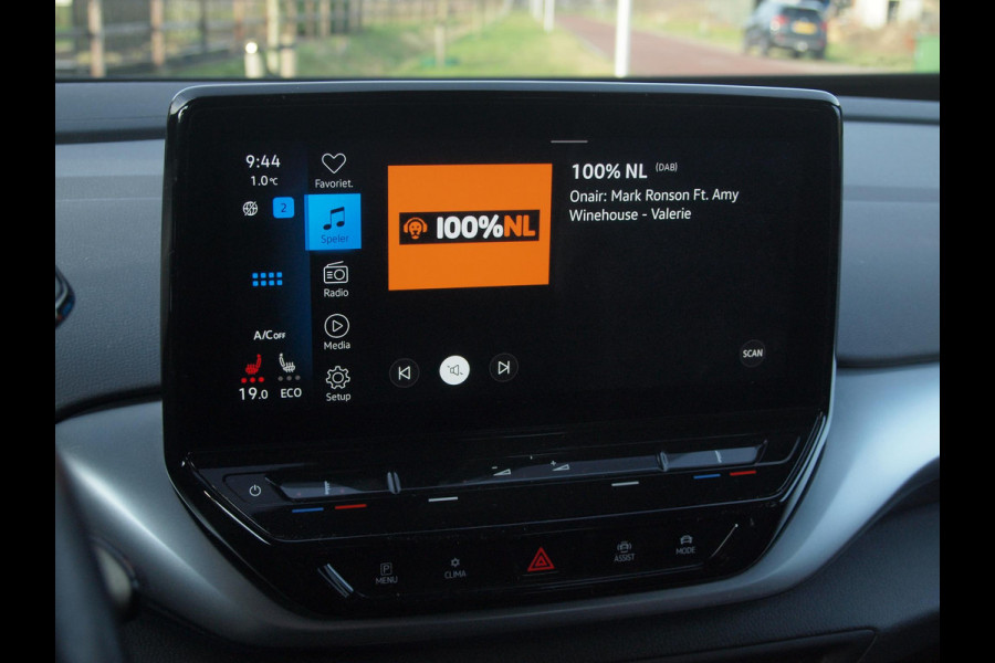 Volkswagen ID.4 First 77 kWh | SOH 90 % | Camera | Trekhaak | Sfeerverlichting | Apple Carplay |