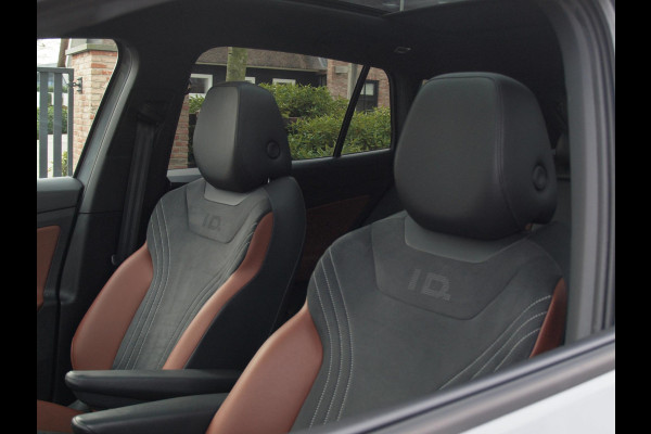 Volkswagen ID.4 Family 77 kWh | Panoramadak | Camera | Sfeerverlichting | Apple Carplay | Cruise Control |
