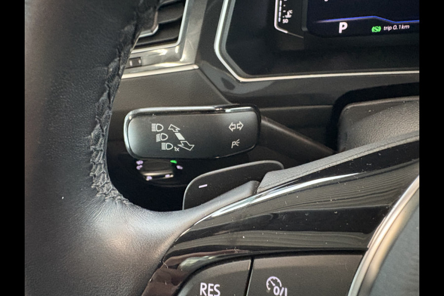 Volkswagen Tiguan 1.5 TSi 150pk DSG Highline Business R-Line CAMERA/VIRTUAL/20INCH/ORYX WHITE PEARL