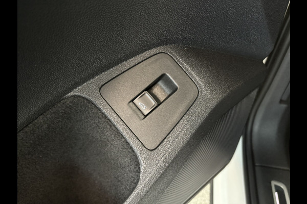 Volkswagen Tiguan 1.5 TSi 150pk DSG Highline Business R-Line CAMERA/VIRTUAL/20INCH/ORYX WHITE PEARL