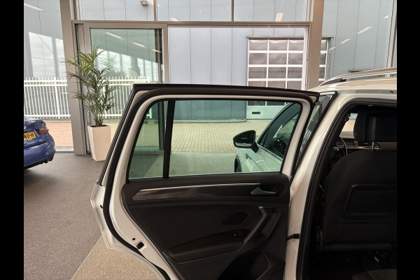 Volkswagen Tiguan 1.5 TSi 150pk DSG Highline Business R-Line CAMERA/VIRTUAL/20INCH/ORYX WHITE PEARL