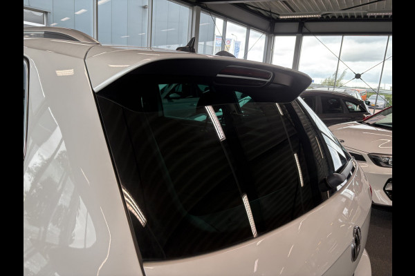 Volkswagen Tiguan 1.5 TSi 150pk DSG Highline Business R-Line CAMERA/VIRTUAL/20INCH/ORYX WHITE PEARL