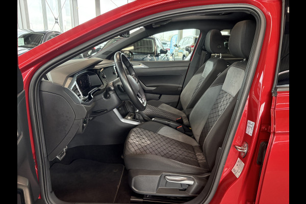 Volkswagen Taigo 1.0 TSi DSG R-Line Business SCHUIFDAK/KEYLESS/CAMERA/18INCH/DODEHOEK/ADAPT.CRUISE