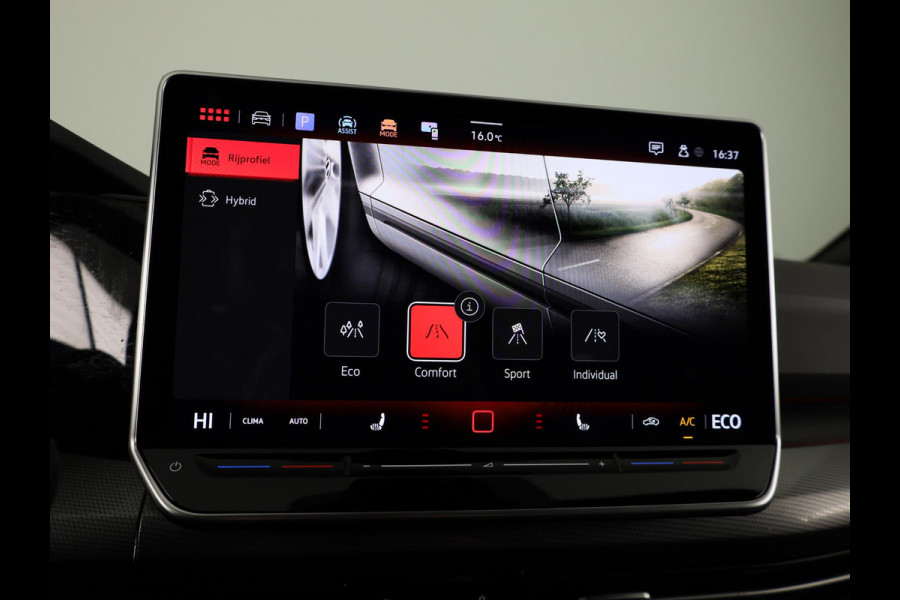 Volkswagen Golf 1.5 eHybrid 50 Edition 204 PK | Automaat (DSG) | Navigatie | Camera | 18 Inch | Verlengde garantie