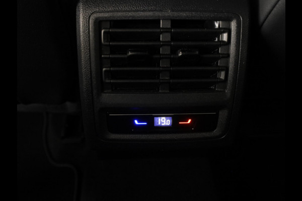 Volkswagen Golf 1.5 eHybrid 50 Edition 204 PK | Automaat (DSG) | Navigatie | Camera | 18 Inch | Verlengde garantie