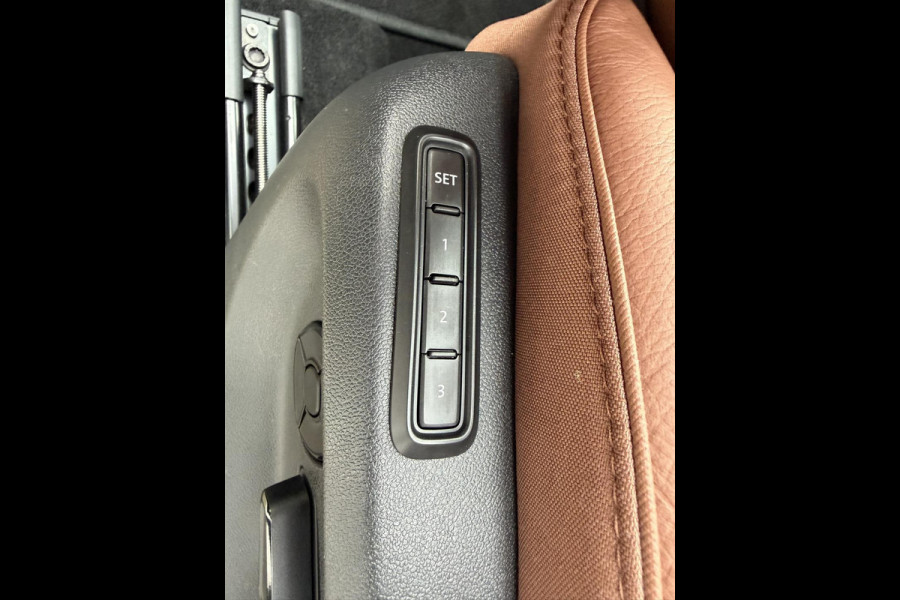 Škoda Kodiaq 1.5 TSI PHEV Plug-in Panorama Stoel-/stuur verwarming head-up Trekhaak camera V+A Memory seats Carplay