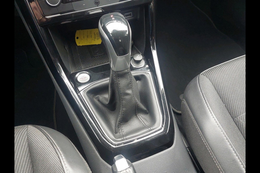 Volkswagen T-Cross 1.0 TSI Style | Automaat | Navigatie | Parkeersensoren | Apaptive Cruisecontrol |