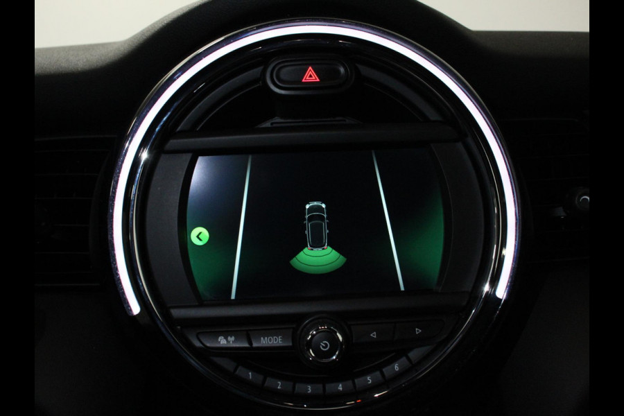 MINI Mini 1.5 One Automaat Blackyard | Parkeer sensoren | Airco | Verwarmbare voorstoelen | Lichtmetalen velgen 16" black