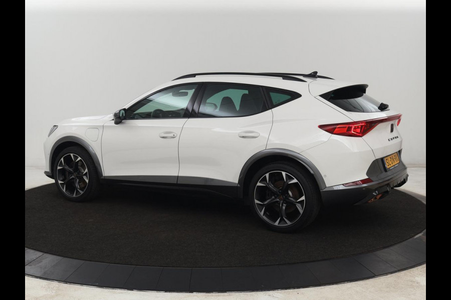 CUPRA Formentor 1.4 eHybrid VZ | 245pk | Adaptive cruise | Stuurverwarming | Carplay | Sfeerverlichting | Camera | Sportstoelen | Full LED | Half leder | Navigatie | Keyless | PHEV | Plug In