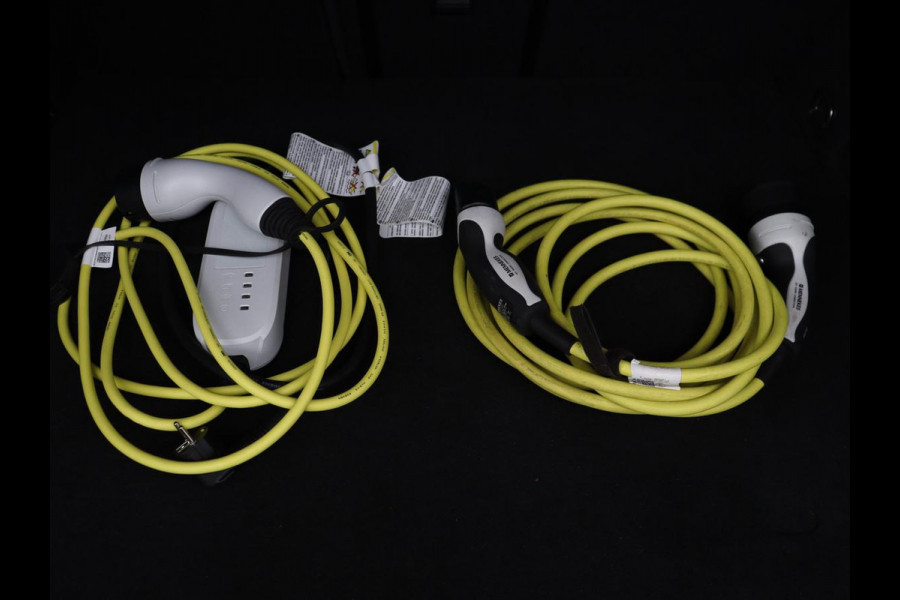 CUPRA Formentor 1.4 eHybrid VZ | 245pk | Adaptive cruise | Stuurverwarming | Carplay | Sfeerverlichting | Camera | Sportstoelen | Full LED | Half leder | Navigatie | Keyless | PHEV | Plug In