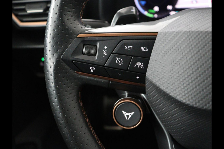 CUPRA Formentor 1.4 eHybrid VZ | 245pk | Adaptive cruise | Stuurverwarming | Carplay | Sfeerverlichting | Camera | Sportstoelen | Full LED | Half leder | Navigatie | Keyless | PHEV | Plug In