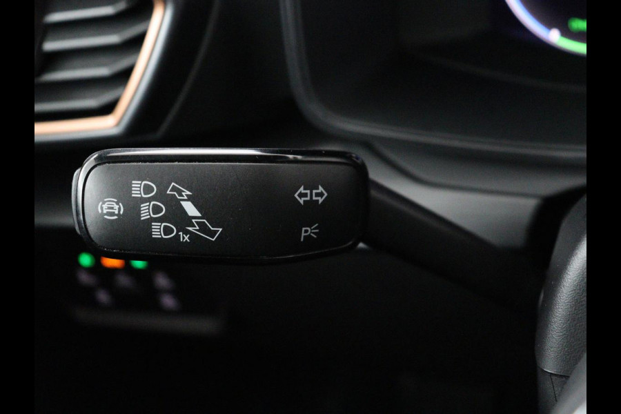 CUPRA Formentor 1.4 eHybrid VZ | 245pk | Adaptive cruise | Stuurverwarming | Carplay | Sfeerverlichting | Camera | Sportstoelen | Full LED | Half leder | Navigatie | Keyless | PHEV | Plug In