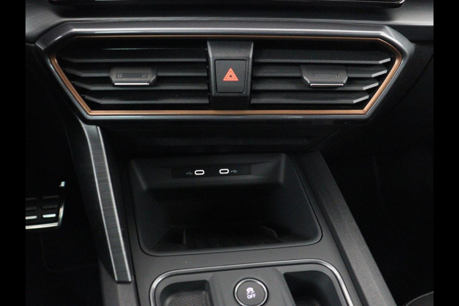 CUPRA Formentor 1.4 eHybrid VZ | 245pk | Adaptive cruise | Stuurverwarming | Carplay | Sfeerverlichting | Camera | Sportstoelen | Full LED | Half leder | Navigatie | Keyless | PHEV | Plug In