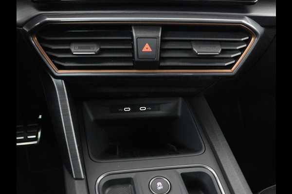 CUPRA Formentor 1.4 eHybrid VZ | 245pk | Adaptive cruise | Stuurverwarming | Carplay | Sfeerverlichting | Camera | Sportstoelen | Full LED | Half leder | Navigatie | Keyless | PHEV | Plug In