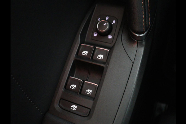 CUPRA Formentor 1.4 eHybrid VZ | 245pk | Adaptive cruise | Stuurverwarming | Carplay | Sfeerverlichting | Camera | Sportstoelen | Full LED | Half leder | Navigatie | Keyless | PHEV | Plug In