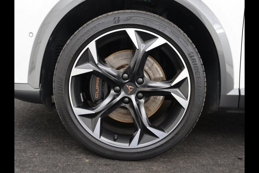 CUPRA Formentor 1.4 eHybrid VZ | 245pk | Adaptive cruise | Stuurverwarming | Carplay | Sfeerverlichting | Camera | Sportstoelen | Full LED | Half leder | Navigatie | Keyless | PHEV | Plug In