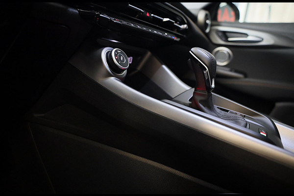 Alfa Romeo Tonale 1.5T Hybrid Veloce / 160 PK / Acc / Leder / Navi / 360 Camera / HK / Sfeerverlichting / Dode Hoek / Lane Assist