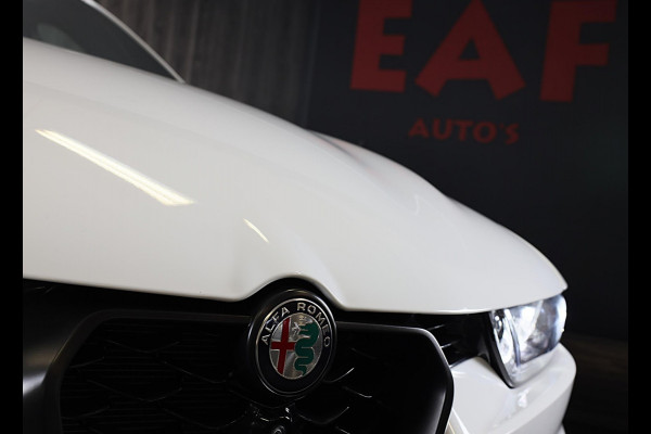 Alfa Romeo Tonale 1.5T Hybrid Veloce / 160 PK / Acc / Leder / Navi / 360 Camera / HK / Sfeerverlichting / Dode Hoek / Lane Assist