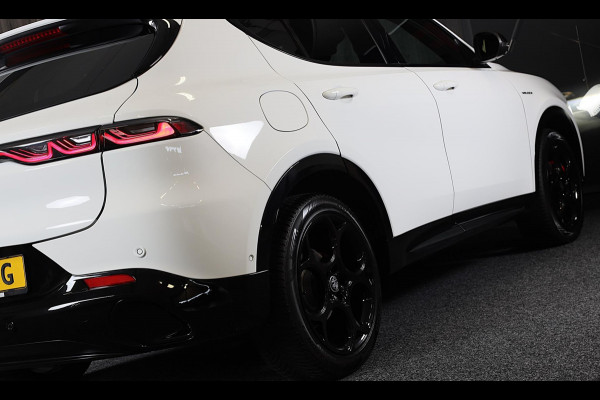 Alfa Romeo Tonale 1.5T Hybrid Veloce / 160 PK / Acc / Leder / Navi / 360 Camera / HK / Sfeerverlichting / Dode Hoek / Lane Assist