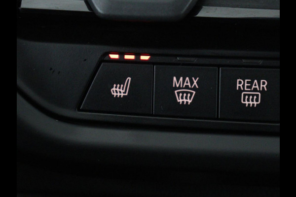 BMW 1-serie 128ti M Sport | 265pk | Panoramadak | Stoelverwarming | Carplay | Live Cockpit | Sportstoelen | Sfeerverlichting | Full LED | Parkeerhulp | Cruise control | Navigatie | Climate control