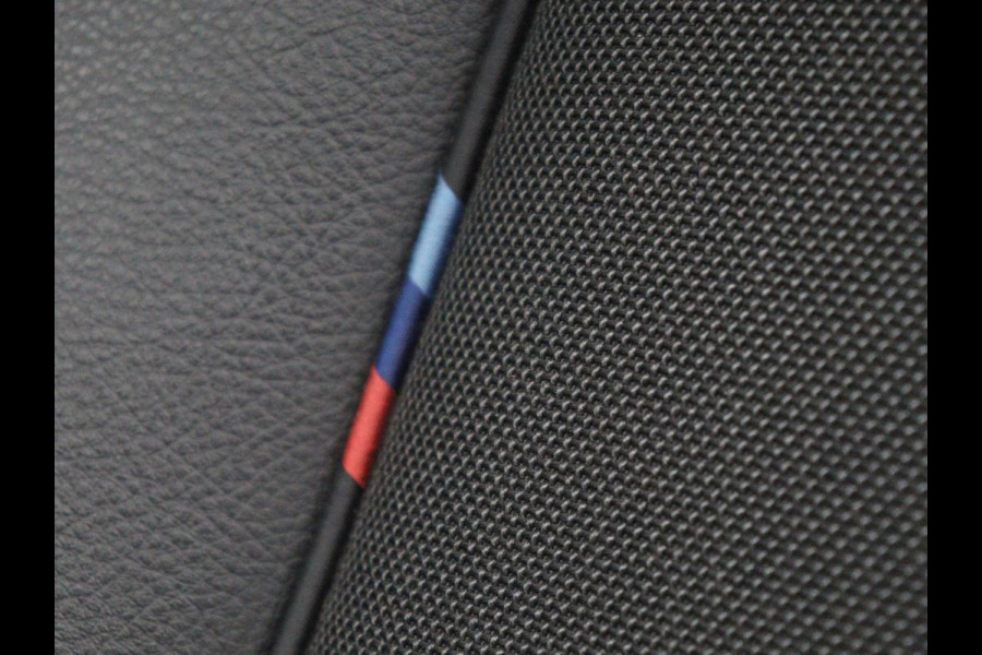 BMW 1-serie 128ti M Sport | 265pk | Panoramadak | Stoelverwarming | Carplay | Live Cockpit | Sportstoelen | Sfeerverlichting | Full LED | Parkeerhulp | Cruise control | Navigatie | Climate control