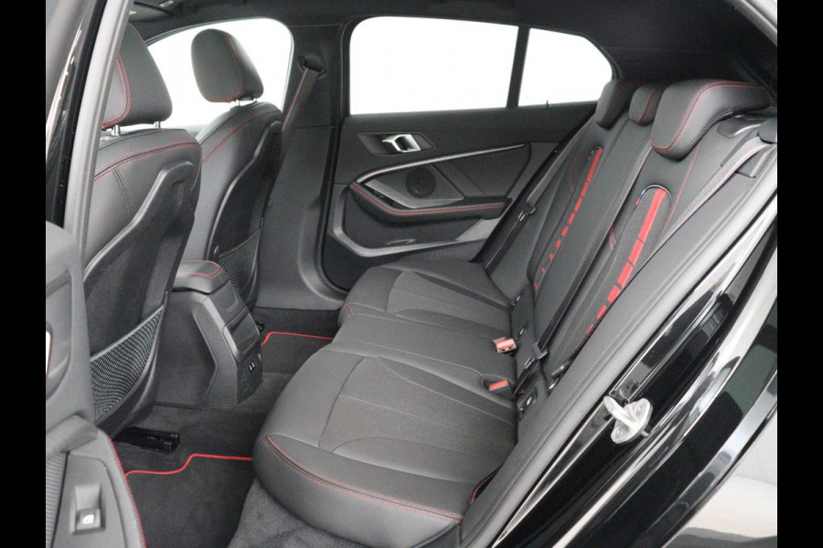 BMW 1-serie 128ti M Sport | 265pk | Panoramadak | Stoelverwarming | Carplay | Live Cockpit | Sportstoelen | Sfeerverlichting | Full LED | Parkeerhulp | Cruise control | Navigatie | Climate control