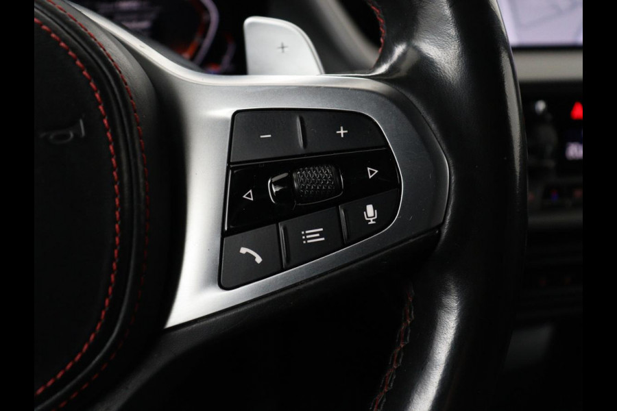 BMW 1-serie 128ti M Sport | 265pk | Panoramadak | Stoelverwarming | Carplay | Live Cockpit | Sportstoelen | Sfeerverlichting | Full LED | Parkeerhulp | Cruise control | Navigatie | Climate control