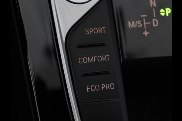 BMW 1-serie 128ti M Sport | 265pk | Panoramadak | Stoelverwarming | Carplay | Live Cockpit | Sportstoelen | Sfeerverlichting | Full LED | Parkeerhulp | Cruise control | Navigatie | Climate control