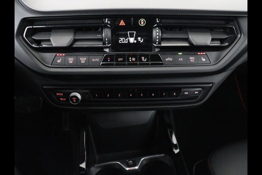 BMW 1-serie 128ti M Sport | 265pk | Panoramadak | Stoelverwarming | Carplay | Live Cockpit | Sportstoelen | Sfeerverlichting | Full LED | Parkeerhulp | Cruise control | Navigatie | Climate control