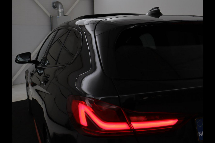 BMW 1-serie 128ti M Sport | 265pk | Panoramadak | Stoelverwarming | Carplay | Live Cockpit | Sportstoelen | Sfeerverlichting | Full LED | Parkeerhulp | Cruise control | Navigatie | Climate control